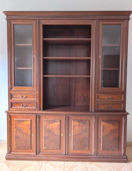 Móvel de casa de Jantar / Louceiro (com oferta de dois Sofás)