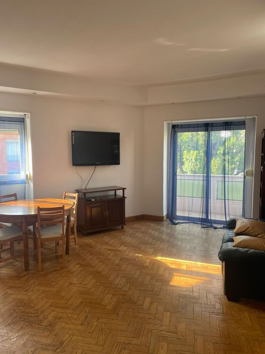 Vendo apartamento T2 em Alvalade