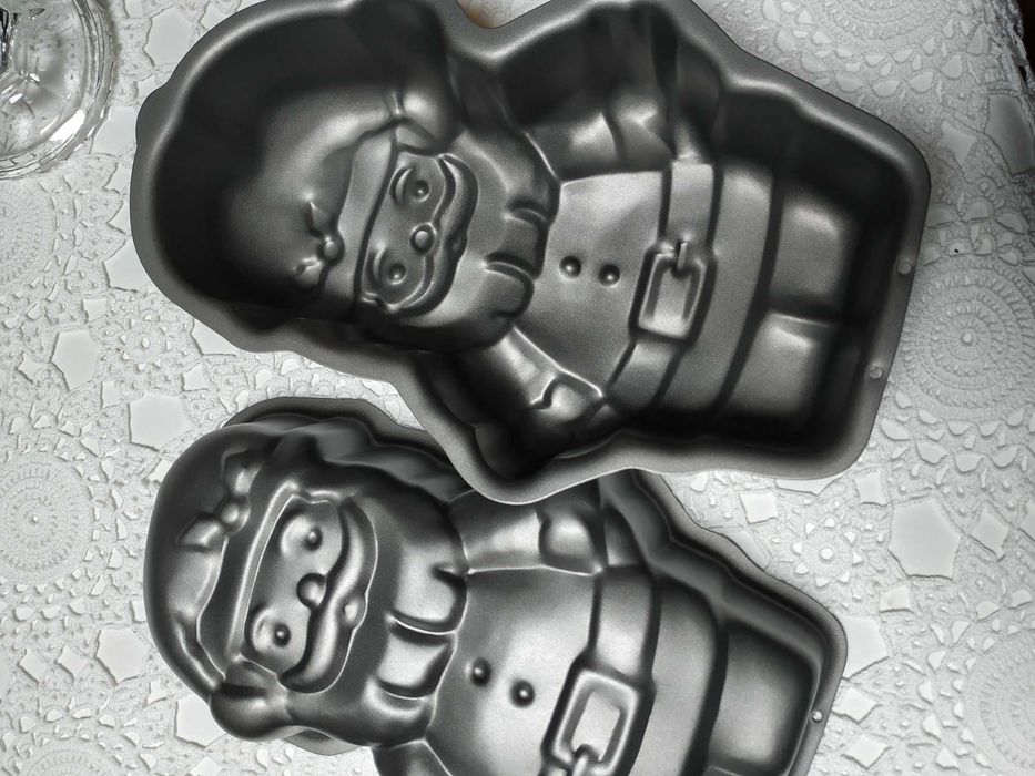 Formas de bolos (Pai Natal, pinheiro, foguetão, angel food)