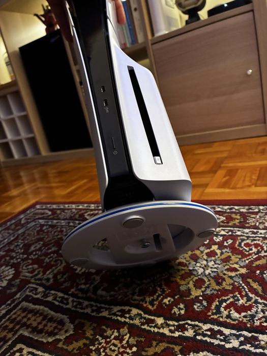 PlayStation 5 Slim 1TB com leitor + 2 comandos + acessórios