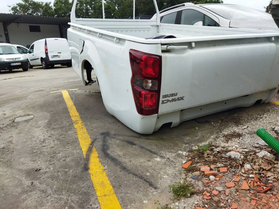 Caixa carroçaria carga metálica Isuzu d max 1.9 tfrs farolins mala