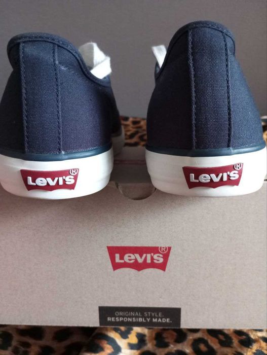 Продам кеди Levis (левіс). Оригінал.