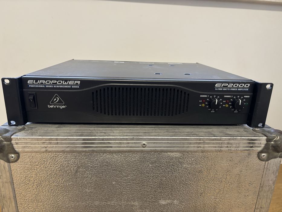 Behringer EP 2000