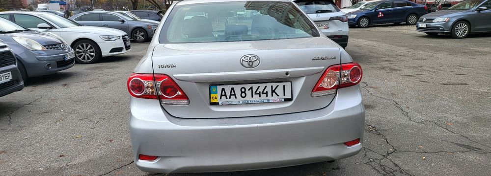 Продам автомобіль Toyota Corolla