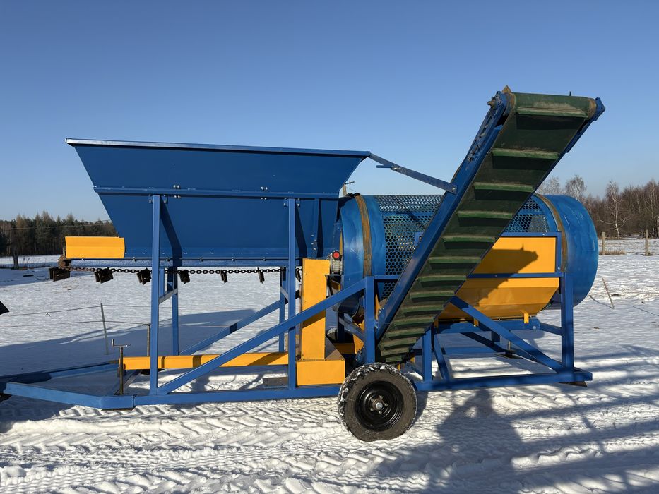 Mobilny przesiewacz bębnowy do ziemi, torfu i drobnego gruzu