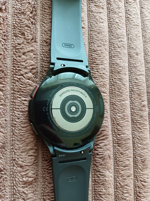 Смарт-часы Samsung Galaxy Watch 4