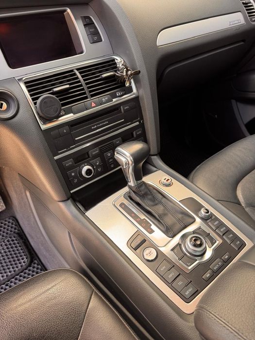 Audi Q7 в гарному стані.