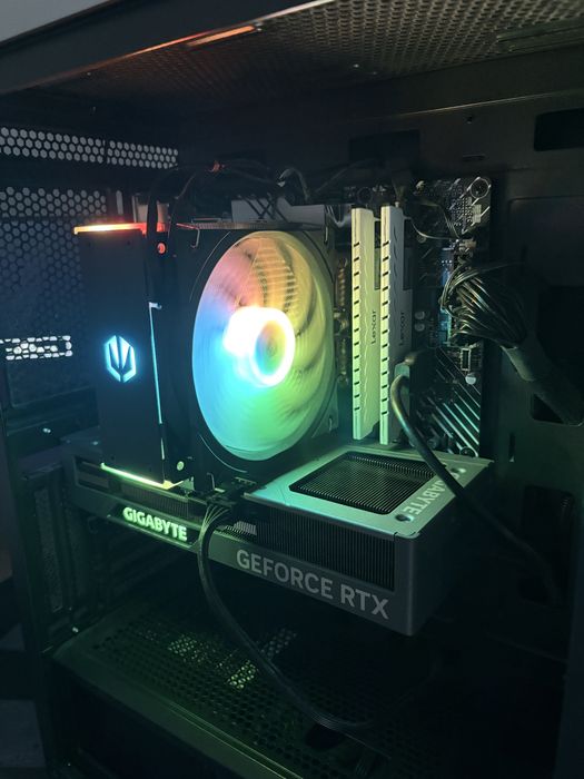 Komputer Gamingowy RTX 4070 / i5-13400F / 32GB / 1TB + 2 Monitory MSI 180Hz