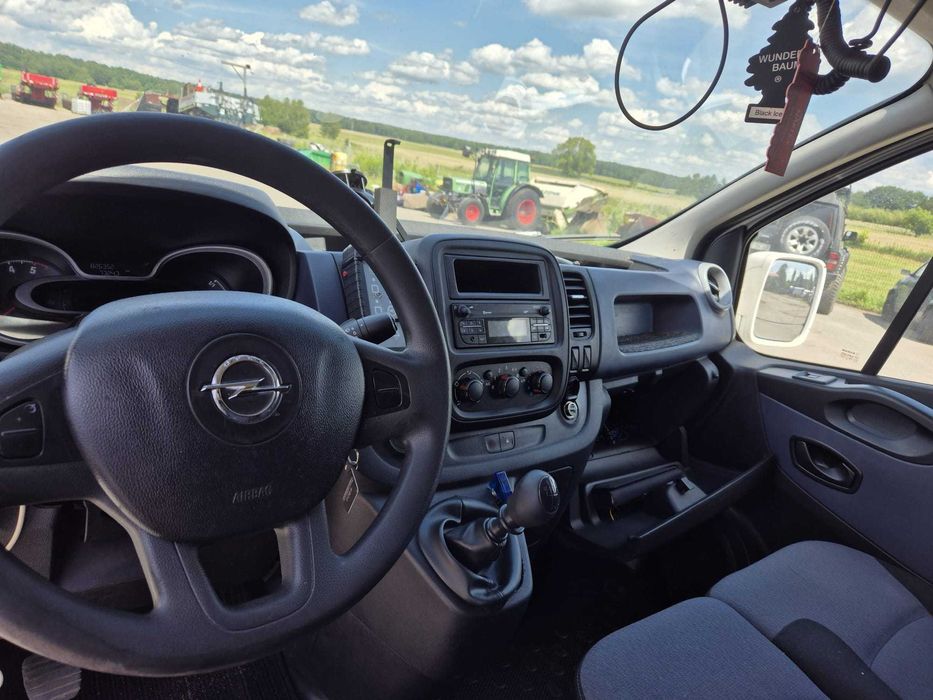 Opel Vivaro blaszak