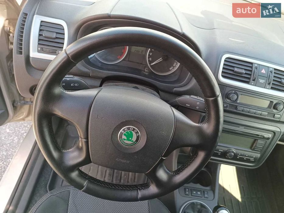 Skoda Fabia 2 2008, 1.6 бензин