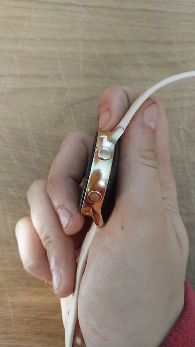 Продаю смарт годинник samsung galaxy watch active