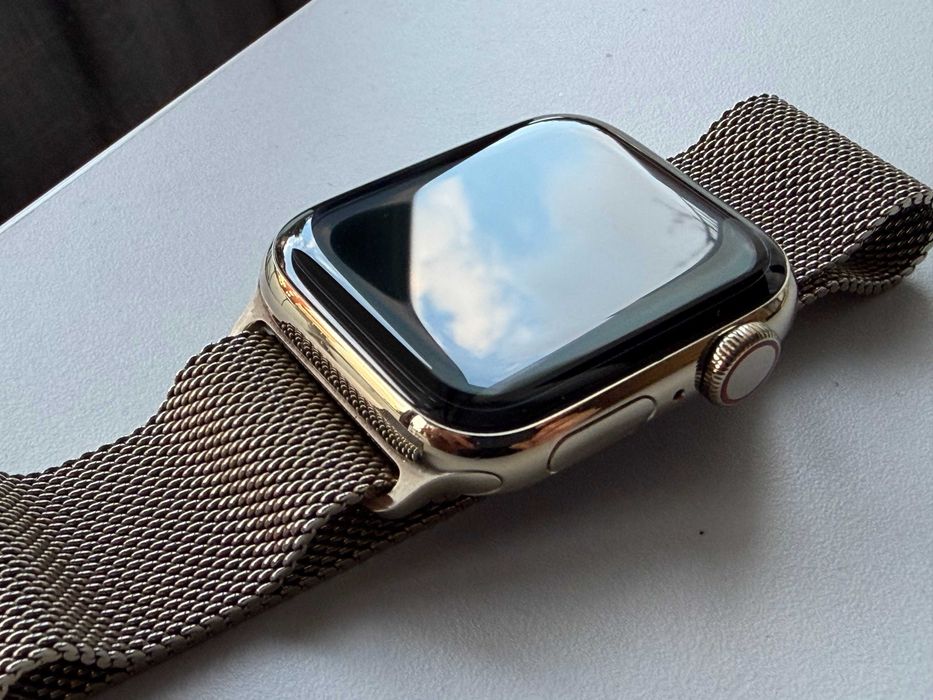 Apple Watch Series 6 GPS + Cellular 40 mm złoty + bransoleta mediolańska