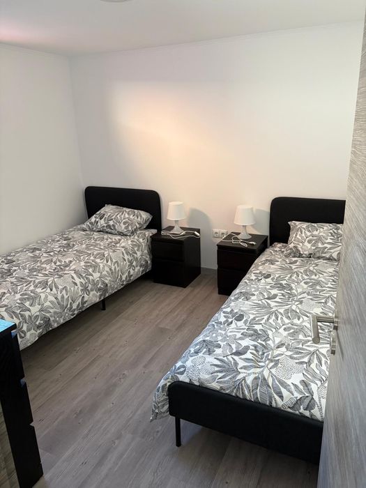 Quartos individual perto da Ajuda  com tudo incluído .
BQUARTO