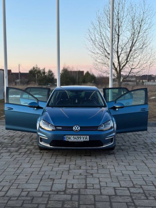 Volkswagen  - eGolf 2017
