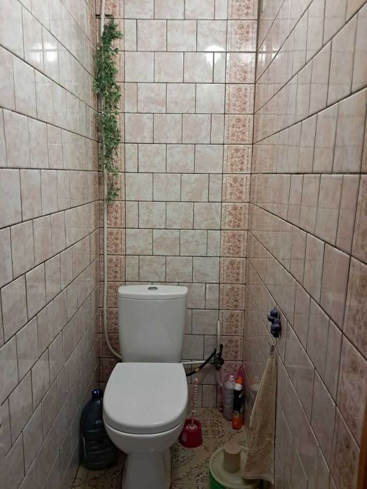 Продам 2-х этажный дом, выход к РЕКЕ. Гараж.