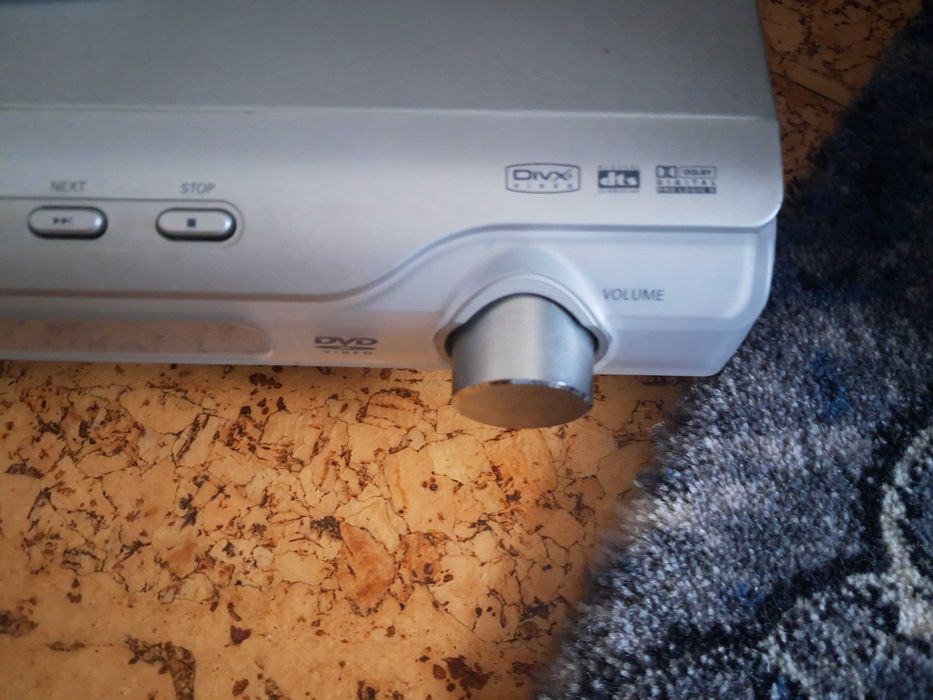 Zestaw kina domowego DVD
HTS3610/12 PHILIPS