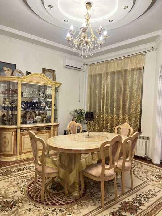 Продам будинок з ремонтом на Котовького .