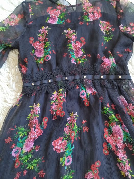 Sukienka w kwiaty Zara 34