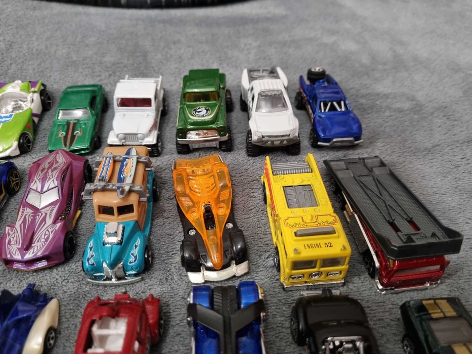 Zestaw samochodzików Hot Wheels Jak nowe!