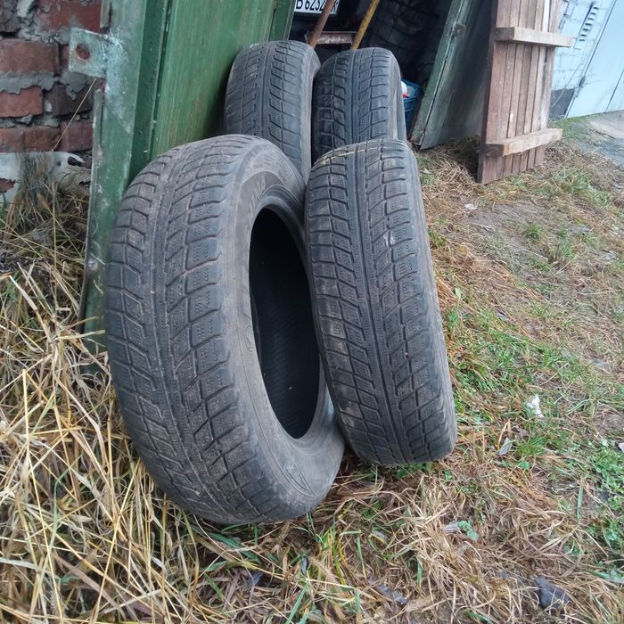 Зимню б/у резину 175/65/r14