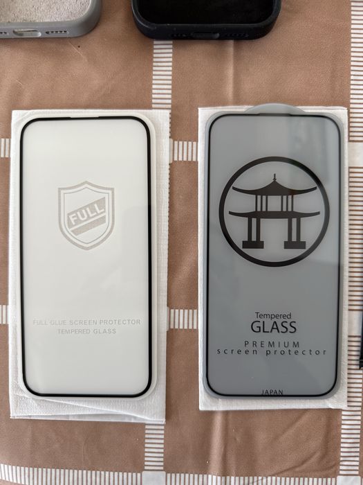 iPhone 15 Pro захисне скло, чохли