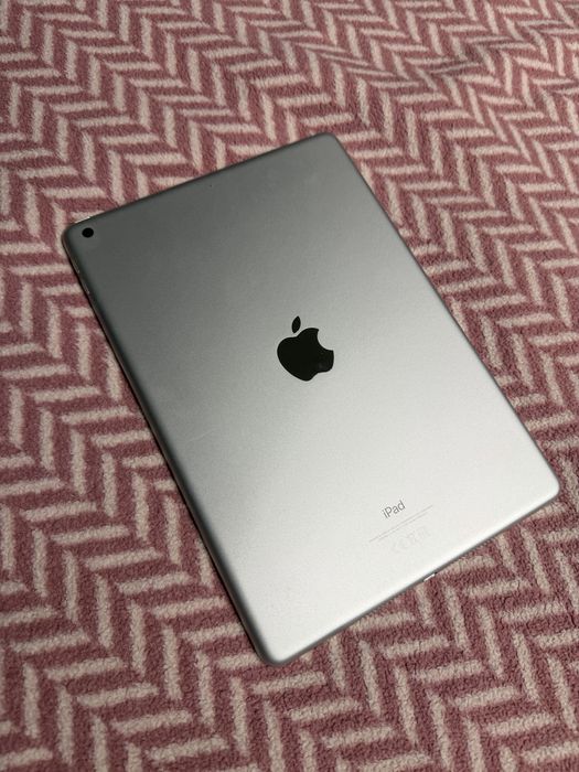 iPad 9 64gb Silver + apple pencil 1