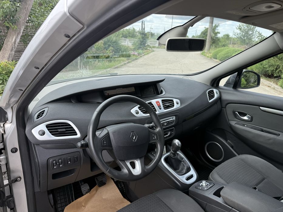 Продам Рено ГрандСценік