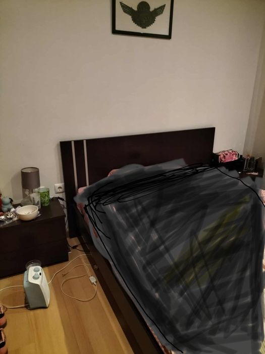 Cama de casal e 2 mesinhas em wengue