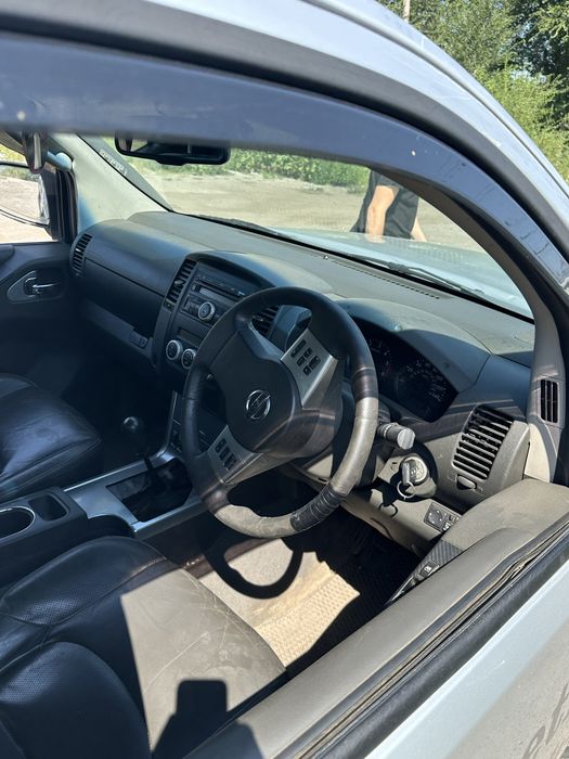 Продам Nissan Navara d40 2011 2.5d 4x4