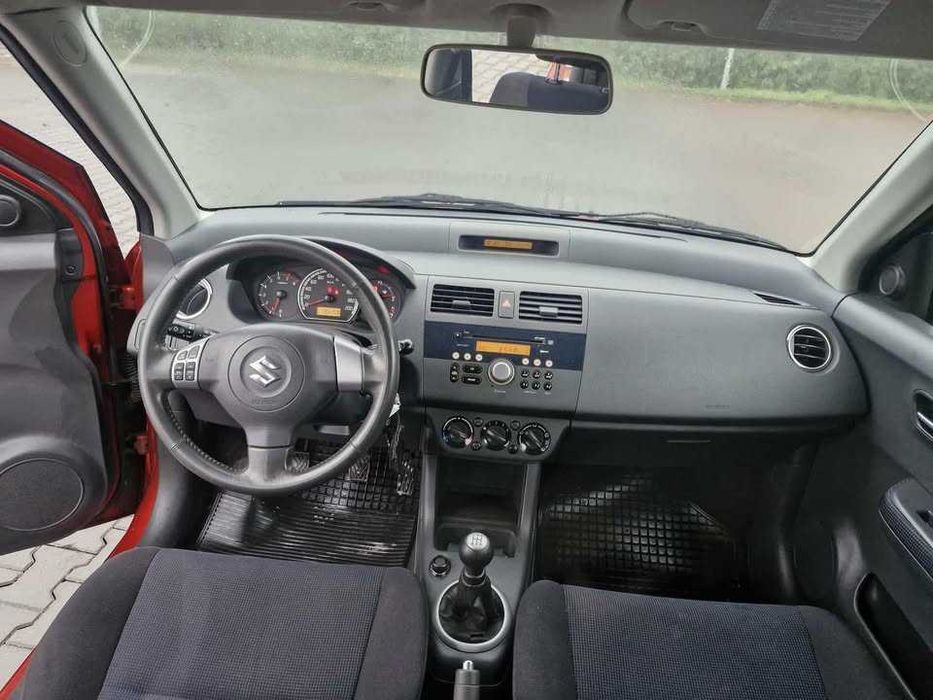 Suzuki Swift 1,3 GL 5DR 4WD