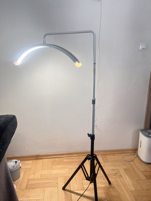 Lampa kosmetyczna półksiężyc
