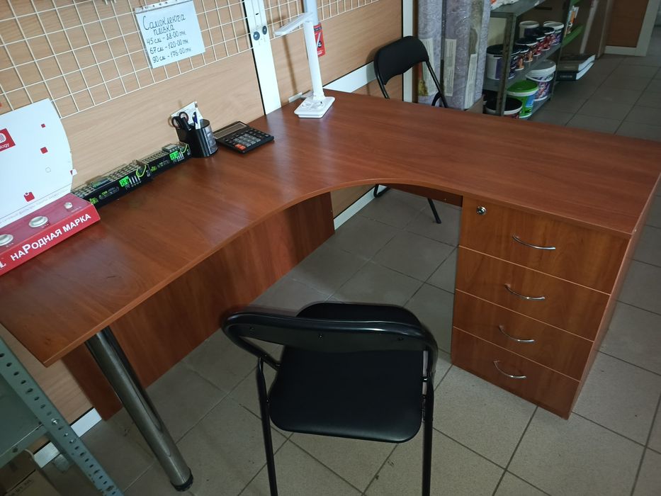 Письмовий стіл. Офісний стіл. Кутовий стіл.