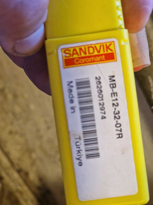 glowica D63  oraz noze do gwintowania