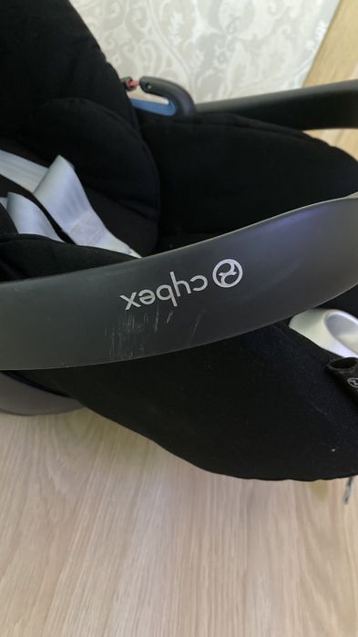 Дитяче автокрісло в машину Cubex cloud Q plus