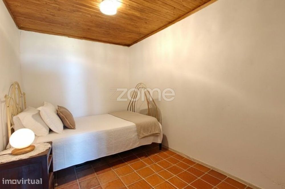 Moradia na Serra de Monchique com 1,3 ha de terreno e potencial T3