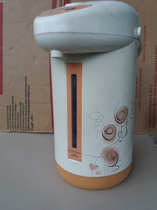 Продаётся электротермос б/У.