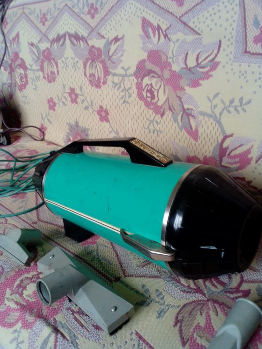 Продам Пылесос Ракета 7.