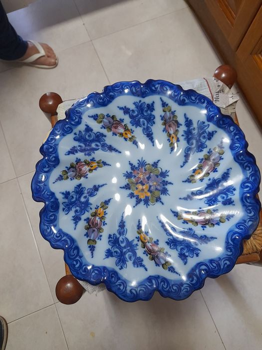 Hand-painted plate64750569201027122