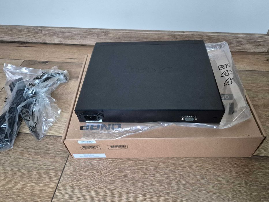 QNAP QSW‑804‑4C (8-portowy switch 10 GbE) - jak nowy
