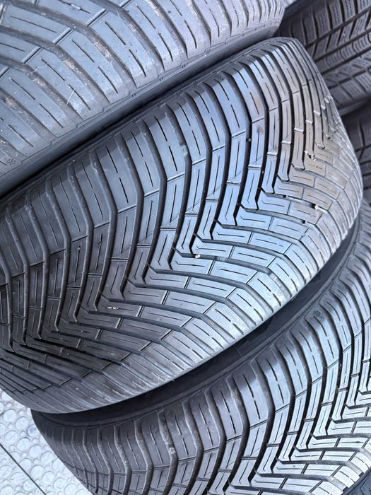 245-45 R18 96W Continental All Season Contact 4шт