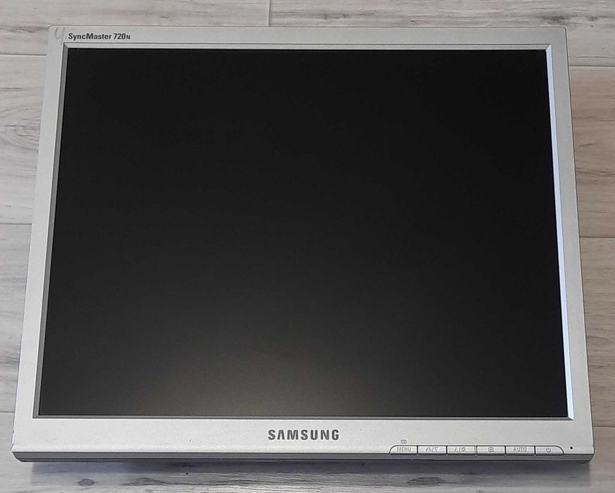 Монитор 17" Samsung 720N