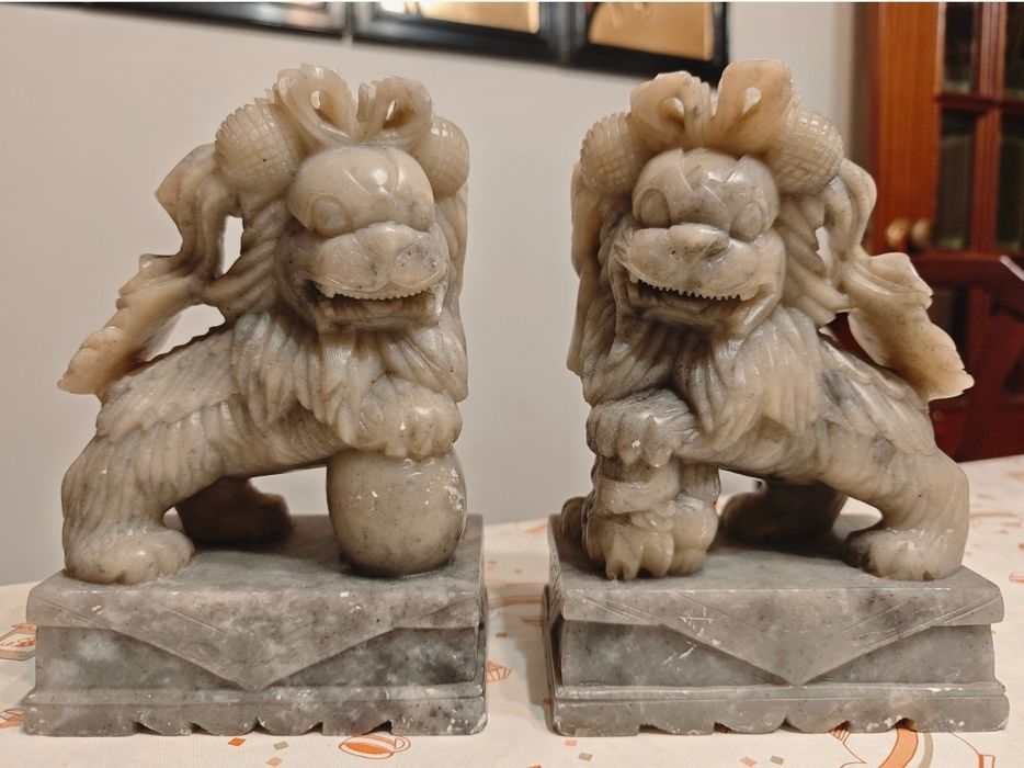 Par de Leões Guardiões Chineses (Cães de Fu) em Pedra-Sabão - Anos 70/80