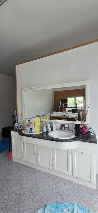 Movel WC branco exposição