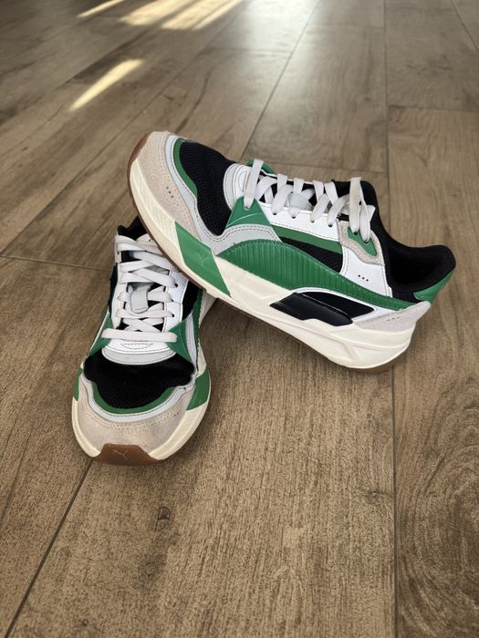 Стильні кросівки Puma для хлопчика підлітка