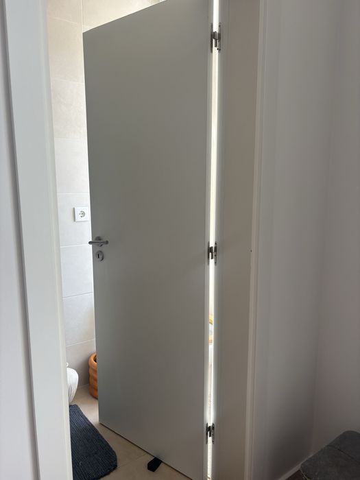 Porta com maçaneta 200x 70