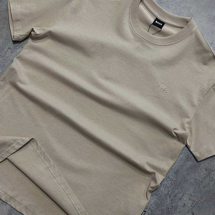 Чоловіча стильна футболка HUGO BOSS