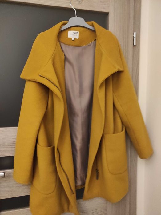 Płaszcz ciemnożółty 40 Tatuum