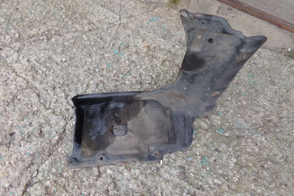 Osłona dolna silnika Toyota Corolla Verso E12 51441 - 12190