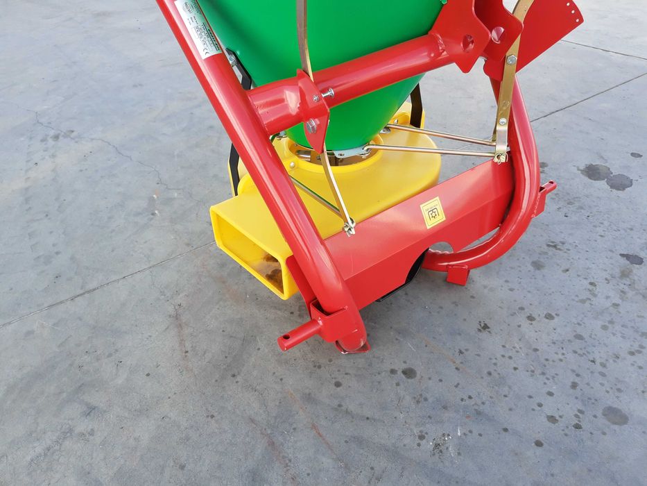 Rozsiewacz lejek 300 l - 400 l Polowy-Sadowniczy