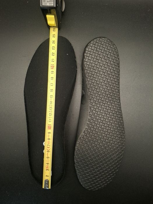 Кросівки Adidas AVRYN_X   Нові 39,5р.